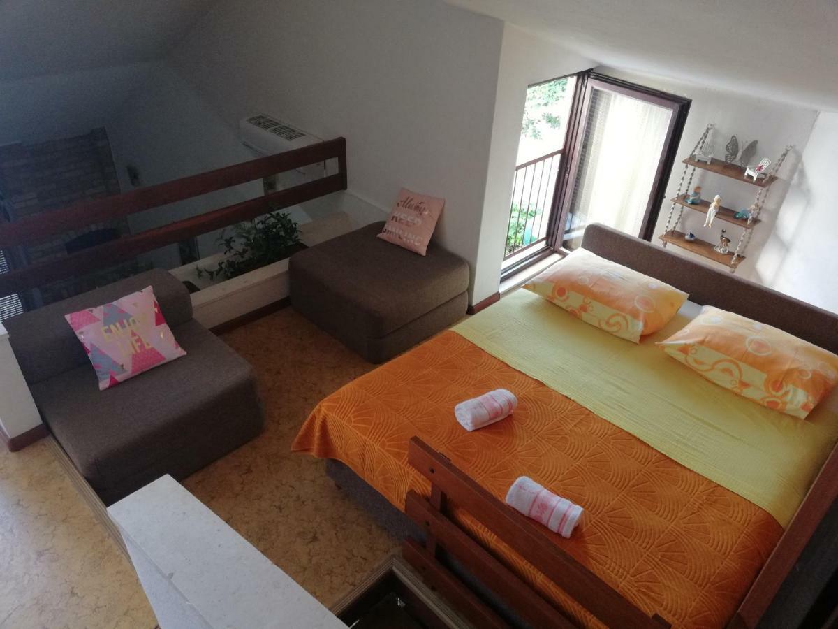 Vacation Home Mirjana Seget Vranjica Exterior photo